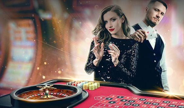 မြန်မာ MMK ငွေသွင်းငွေထုတ် Wave Money KBZPay ဆောင်ရွက်နေသည့် မြင်ကွင်း